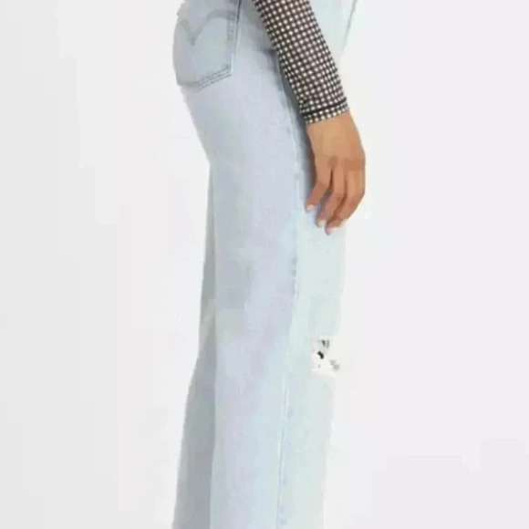 Levi's Women's Straight Leg Light Wash Jeans | Ribcage Straight Ankle Jeans - Picture 4 of 9